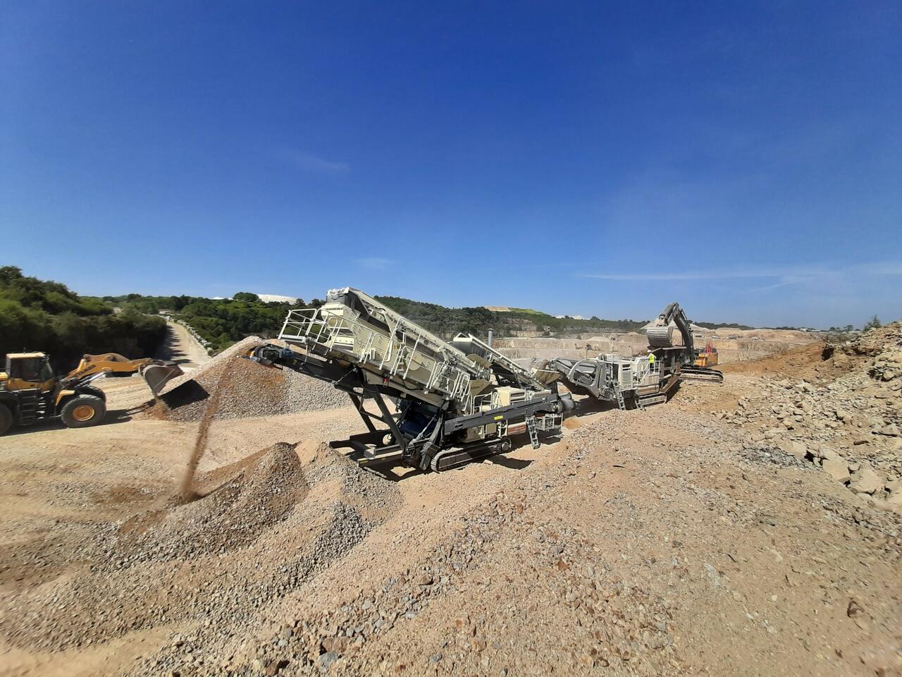 Disrok, services sur vos carrières, chantiers et plateformes de recyclage.